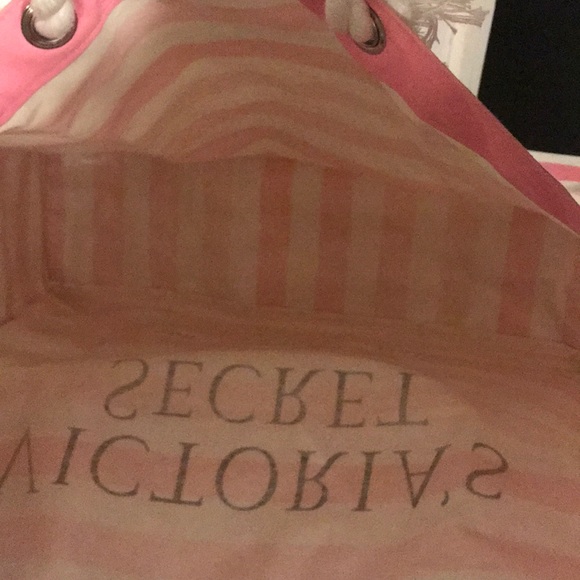 Victoria Secret Beach bag  Limited Time offer ! Get me FREE with another item!! - Picture 8 of 8